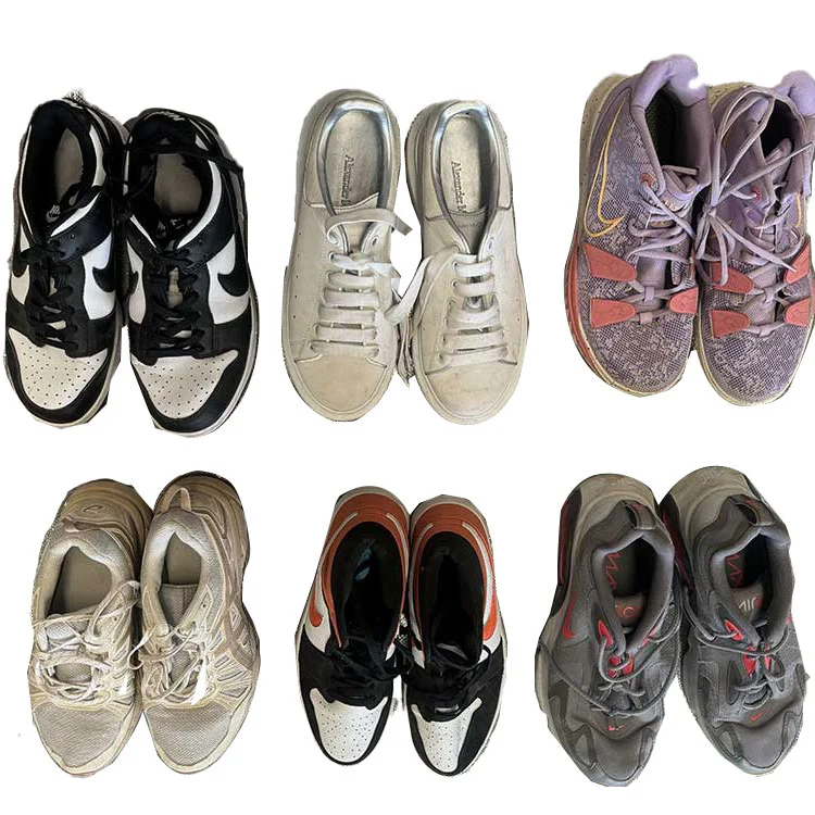 Sapatos masculinos internacionais usados